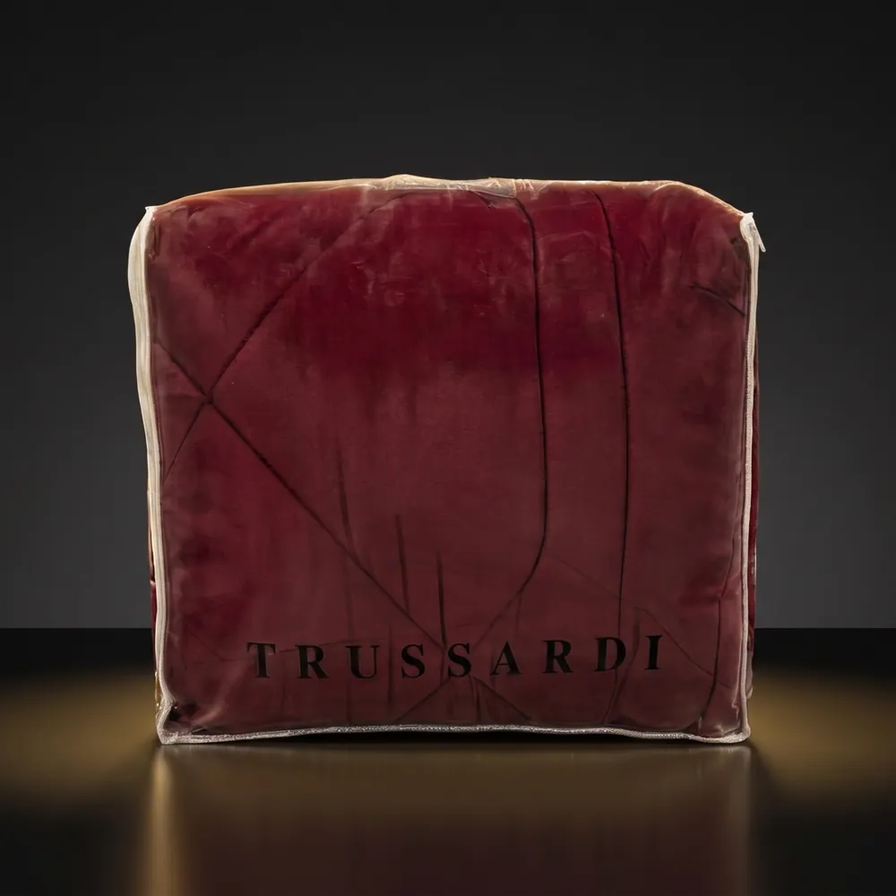 Cobertor Trussardi Veludo Bordô
