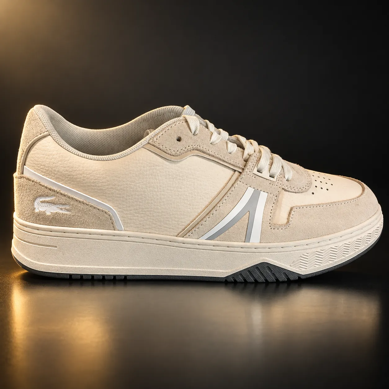 Tênis Lacoste off-white e bege